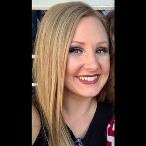 Meet your Posher, Courtney